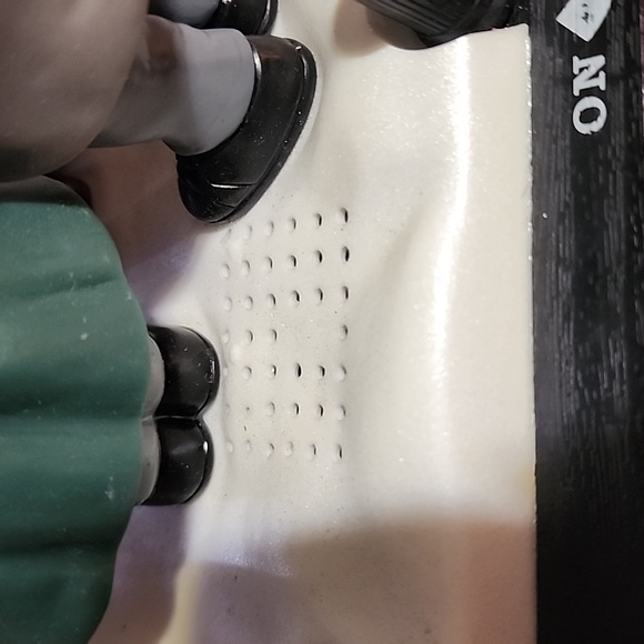 VINTAGE DICKENS 1990 MUSICAL  CHRISTMAS CAROLERS SONGS ILLUMINATING HOLLY ST. LI - Picture 6 of 10